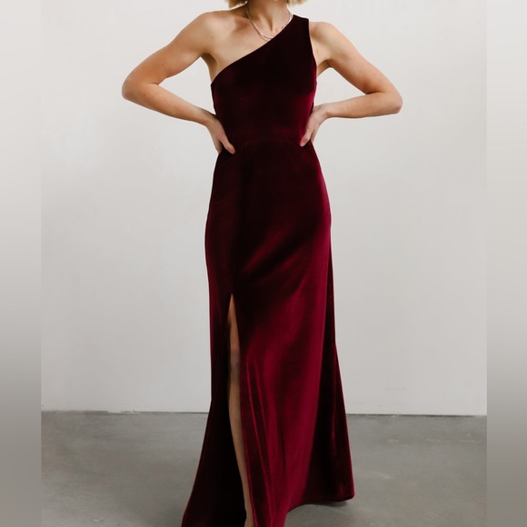 (Red Merlot)Tatiana Velvet One Shoulder Maxi Dress - Picture 3 of 15